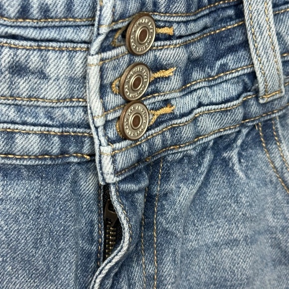 Kancan Women's Blue Jeans Raw Hem Distressed Shorts Size 29 - Picture 9 of 13